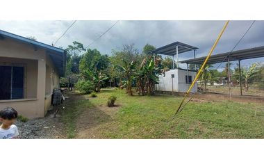 VENDO CASA Y LOCAL COMERCIAL CON MAS DE 2600M2 PUERTO ARMUELLES