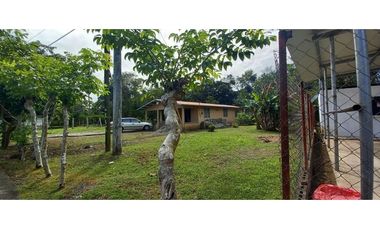 VENDO CASA Y LOCAL COMERCIAL CON MAS DE 2600M2 PUERTO ARMUELLES