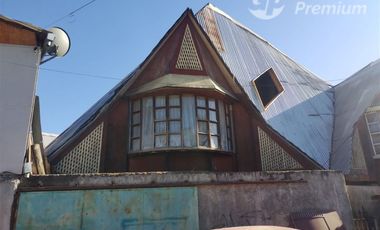 Casa en venta de 6 dorm. en Renca 142 m2 construido