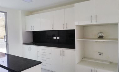 Se vende casa dentro de conjunto en Manta