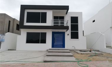 Se vende casa dentro de conjunto en Manta