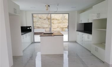 Se vende casa dentro de conjunto en Manta