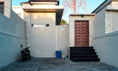 VILLA PRIVATE POOL 2 KAMAR DEKAT JALAN UTAMA DI JIMBARAN