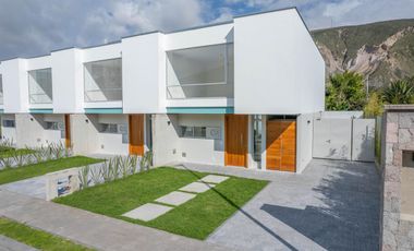 Casas por estrenar de 2 plantas $132.500 Sector La Pampa diseño moderno minimalista