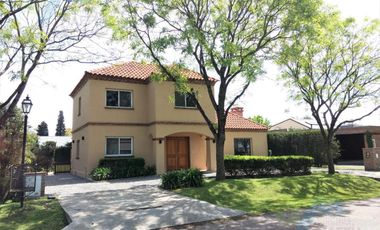 VMaffia Vende Impecable Casa en Sausalito, 5amb Lote Central