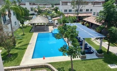 Casa de 3 rec. con alberca en condominio Fracc. Cumbre Tulipanes, Xochitepec, Mor.