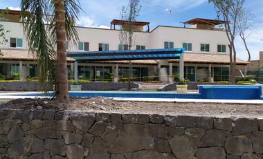 Casa de 3 rec. con alberca en condominio Fracc. Cumbre Tulipanes, Xochitepec, Mor.