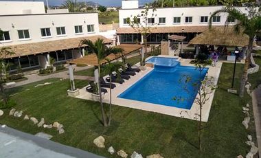 Casa de 3 rec. con alberca en condominio Fracc. Cumbre Tulipanes, Xochitepec, Mor.