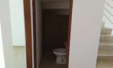 Casa de 3 rec. con alberca en condominio Fracc. Cumbre Tulipanes, Xochitepec, Mor.