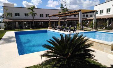 Casa de 3 rec. con alberca en condominio Fracc. Cumbre Tulipanes, Xochitepec, Mor.