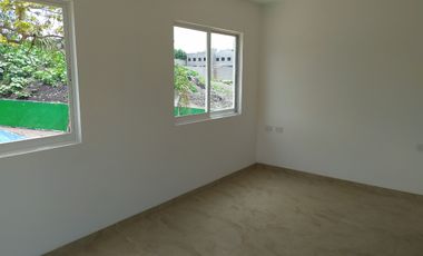 Casa de 3 rec. con alberca en condominio Fracc. Cumbre Tulipanes, Xochitepec, Mor.
