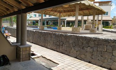 Casa de 3 rec. con alberca en condominio Fracc. Cumbre Tulipanes, Xochitepec, Mor.