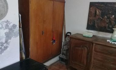 EXCELENTE CASA AMERICANA CON FONDO PARQUIZADO