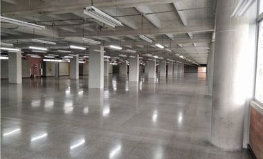 Arriendo local en el Centro Empresarial Olaya Herrera, Medellín
