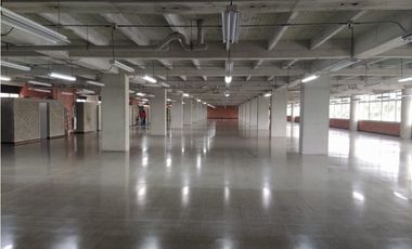 Arriendo local en el Centro Empresarial Olaya Herrera, Medellín