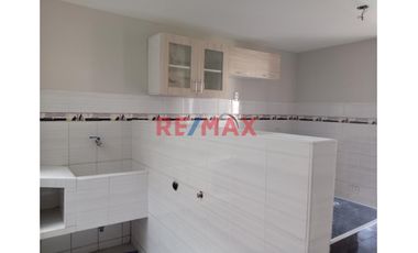 ‼️ALQUILER DEPARTAMENTO 3ER PISO  CON COCHERA EN URB LAS ORQUIDEAS CERCA DE MACRO Y PRECIO UNO‼️

Iluminado Departamento Familiar listo para Mudarte