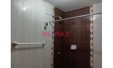 ‼️ALQUILER DEPARTAMENTO 3ER PISO  CON COCHERA EN URB LAS ORQUIDEAS CERCA DE MACRO Y PRECIO UNO‼️

Iluminado Departamento Familiar listo para Mudarte