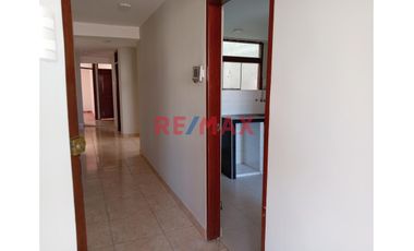 ‼️ALQUILER DEPARTAMENTO 3ER PISO  CON COCHERA EN URB LAS ORQUIDEAS CERCA DE MACRO Y PRECIO UNO‼️

Iluminado Departamento Familiar listo para Mudarte
