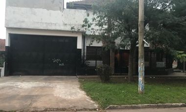 Chalet en venta en Bernal Oeste