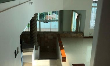 Hermosa Residencia en Mayorazgos del bosque.