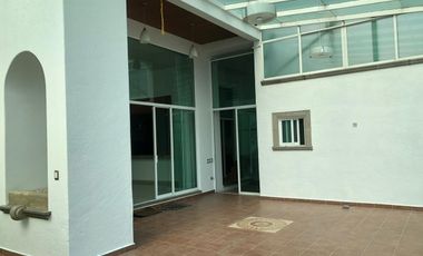 Hermosa Residencia en Mayorazgos del bosque.