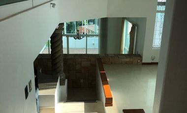 Hermosa Residencia en Mayorazgos del bosque.