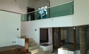 Hermosa Residencia en Mayorazgos del bosque.