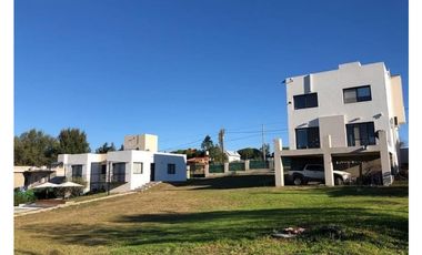 ALQUILER TEMPORARIO CASA EN TANTI CON PILETA