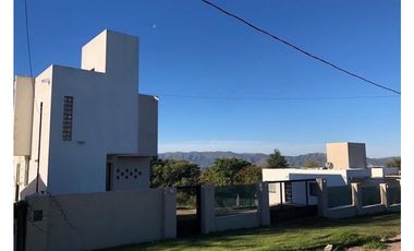 ALQUILER TEMPORARIO CASA EN TANTI CON PILETA