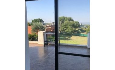 ALQUILER TEMPORARIO CASA EN TANTI CON PILETA