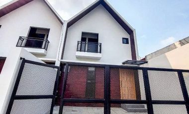 Rumah Brand New House Moderen Siap Huni di Kutisari Surabaya