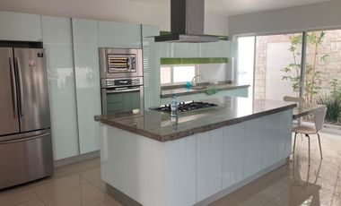 Casa en puerta de hierro