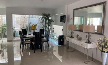 Casa en puerta de hierro