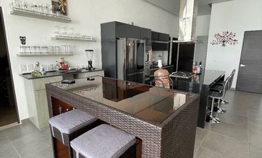 Casa totalmente amueblada en Venta Tequesquitengo
