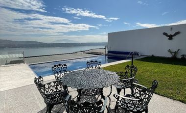 Casa totalmente amueblada en Venta Tequesquitengo