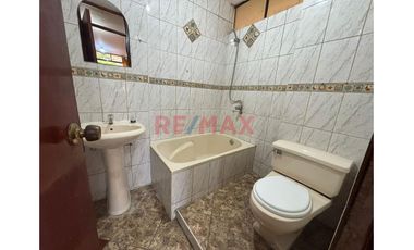 Casa En Venta Frente A Parque Y En Esquina En Urbanizacion Mangomarca
