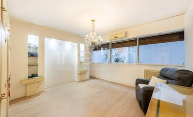 Piso  de 328 m totalmente reciclado, con 2 Cocheras, en La Isla de Recoleta.