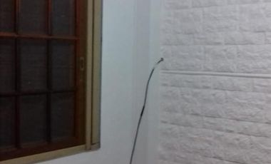 EXCELENTE CASA 2 PLANTAS EN LOTE PROPIO CON COCHERA SEMICUBIERTA, 4 HABITACIONES, PATIO Y FONDO LIBRE, LAVADERO Y JARDÍN DE INVIERNO. EXCELENTE ESTADO