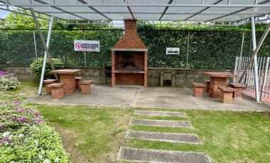 apartamento en arriendo en prados del este. Cod A5020