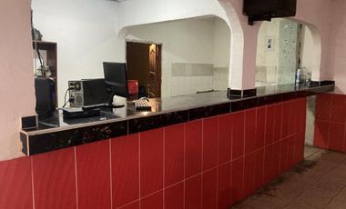 casa-local en venta en montes. Cod V102262