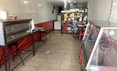 casa-local en venta en montes. Cod V102262