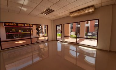 Remate, Se Vende Local Comercial,The Village Mall