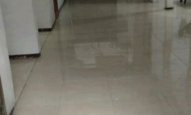 Di sewakan rumah 5 kamar, lokasi strategis, Darmo permai