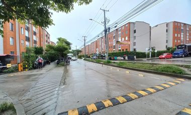 apartamento en arriendo en arboleda campestre yarumo piso 5 sin ascensor. Cod A13678