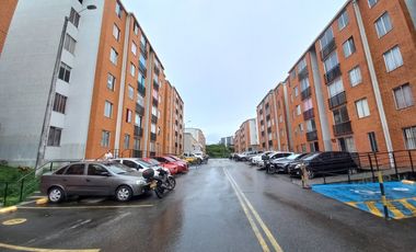 apartamento en arriendo en arboleda campestre yarumo piso 5 sin ascensor. Cod A13678