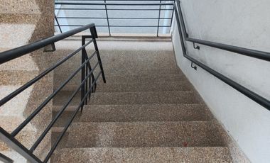 apartamento en arriendo en arboleda campestre yarumo piso 5 sin ascensor. Cod A13678