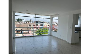 Alquiler Departamento Amplio E Iluminado En Matellini Chorrillos