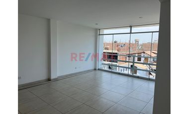 Alquiler Departamento Amplio E Iluminado En Matellini Chorrillos