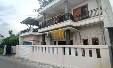 Rumah Mewah 2 Lantai di Jl Amposari, Fatmawati, Kedungmundu, Semarang Timur