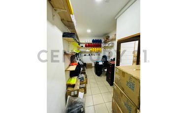 SE VENDE OFICINA AMOBLADA EN BARRIO YUNGAY